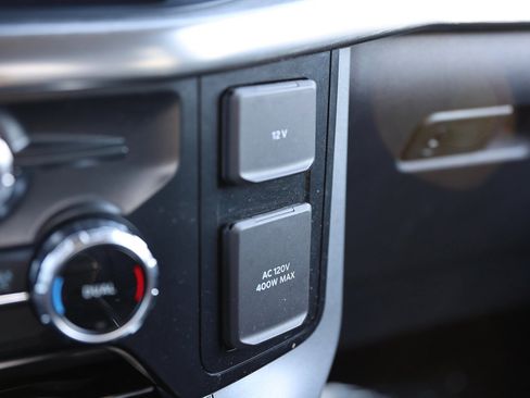 Used 2023 Ford F150 Lariat w/ Trailer Tow Package image 31