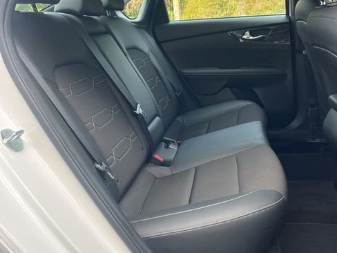 Used 2022 Kia Forte GT-Line FWD image 12