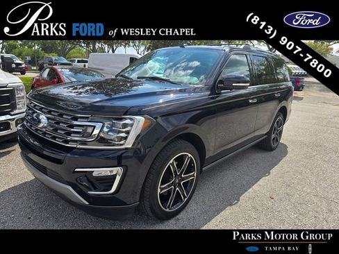 Used 2021 Ford Expedition Limited image 3