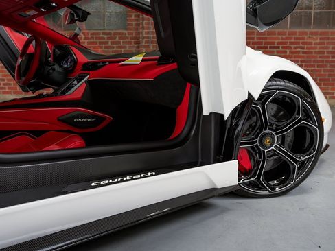 Used 2022 Lamborghini Aventador Countach image 36
