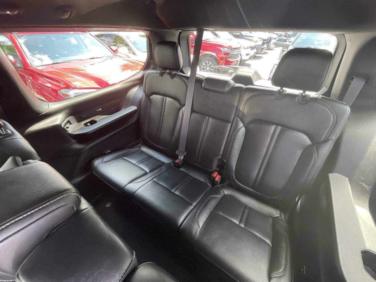 Used 2022 Jeep Wagoneer Series III AWD/4WD image 39
