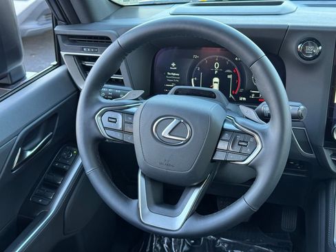 Used 2025 Lexus GX 550 image 21