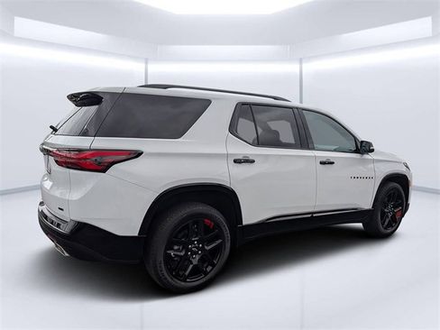 Used 2024 Chevrolet Traverse Premier w/ Redline Edition image 3