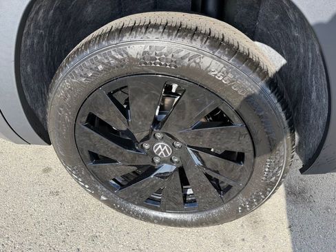 New 2026 Volkswagen Atlas SE FWD image 12