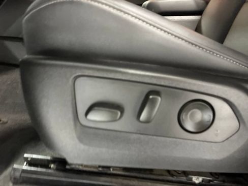 Used 2024 GMC Canyon Elevation w/ Elevation Premium Package AWD/4WD image 19