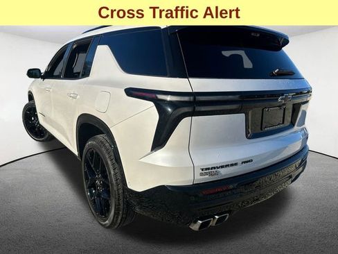 Used 2025 Chevrolet Traverse RS w/ LPO, Floor Liner Package image 10