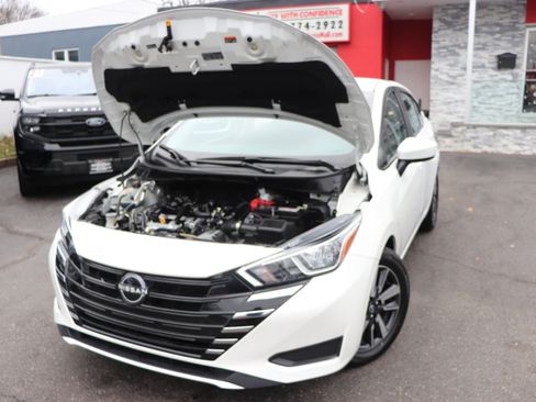 Used 2024 Nissan Versa SV image 43