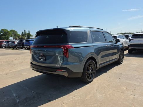 New 2027 Kia Carnival SX w/ Dark Edition Package FWD image 8