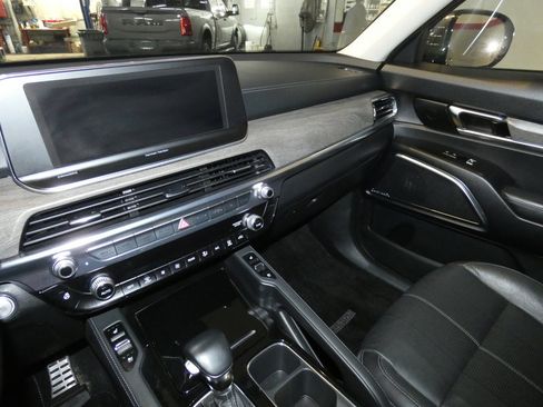 Used 2022 Kia Telluride SX image 12
