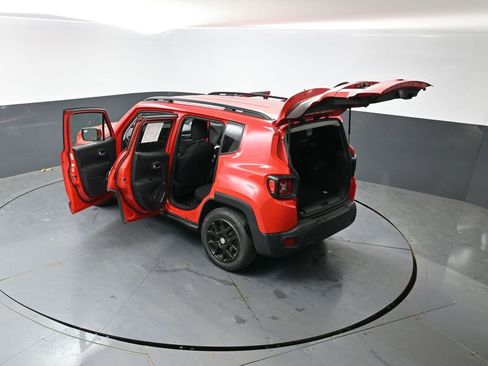 Used 2020 Jeep Renegade Latitude FWD image 60