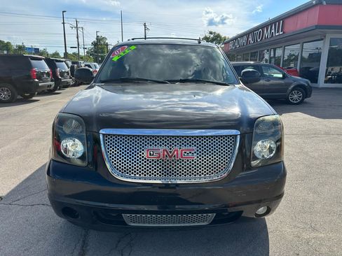 Used 2007 GMC Yukon SLT w/ SLT Preferred Equipment Group AWD/4WD image 8