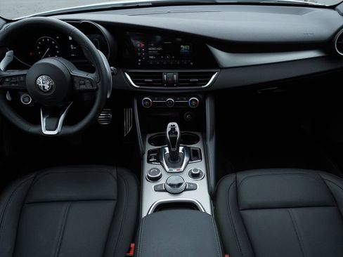 New 2025 Alfa Romeo Giulia AWD image 2