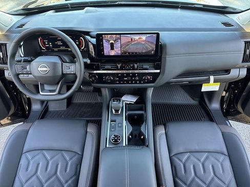 New 2026 Nissan Pathfinder Platinum image 9