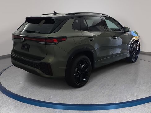 New 2026 Volkswagen Tiguan SE R-Line FWD image 5