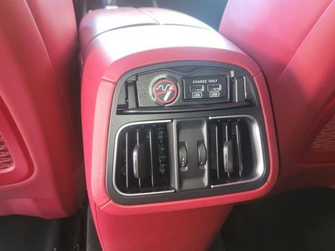 Used 2019 Maserati Levante AWD/4WD image 27