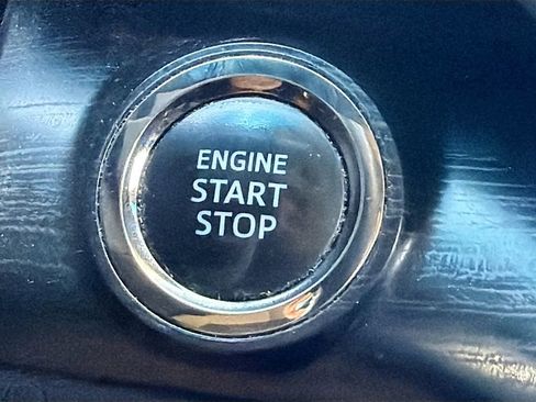 Used 2016 Toyota Avalon Touring FWD image 36