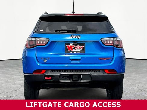 Used 2023 Jeep Compass Trailhawk w/ Trailhawk Convenience Group AWD/4WD image 5