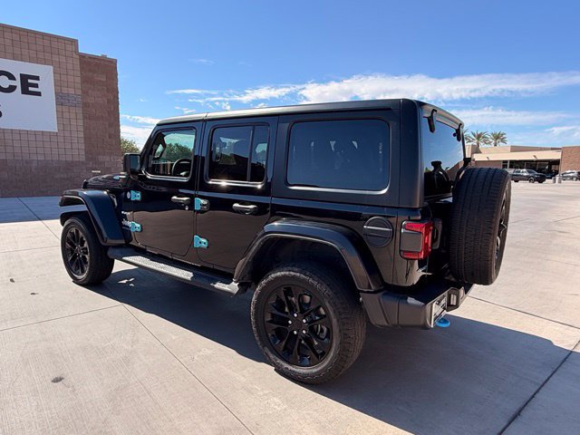 Used 2023 Jeep Wrangler Unlimited Sahara AWD/4WD image 9