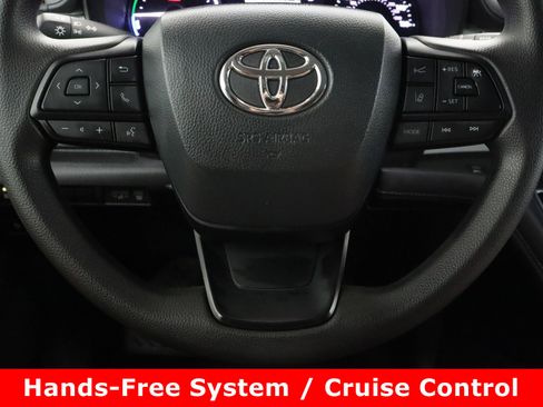 Certified 2025 Toyota Sienna LE image 24