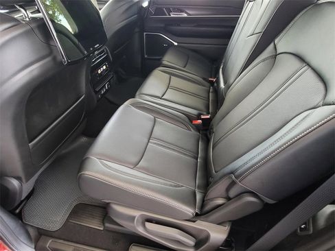 New 2024 Jeep Wagoneer Series III w/ Rear Seat Video Group 1 image 9