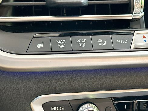 Used 2022 BMW X6 xDrive40i w/ M Sport Package AWD/4WD image 20
