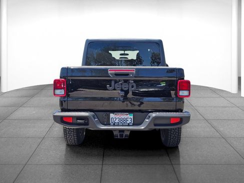Used 2021 Jeep Gladiator Sport AWD/4WD image 5