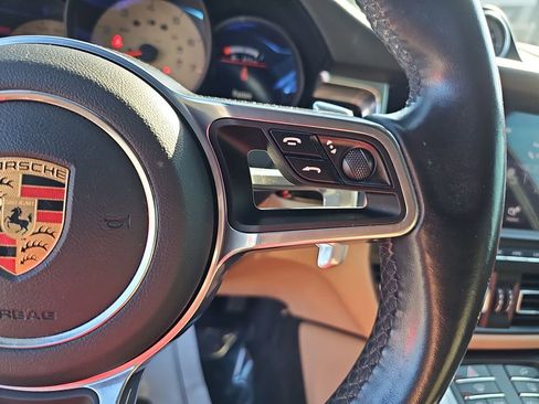 Used 2019 Porsche Macan image 23