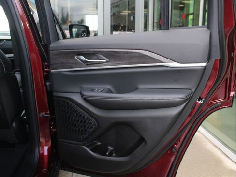 New 2025 Jeep Grand Cherokee Limited w/ Trailer Tow Package image 31