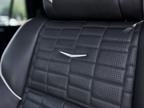 Used 2023 Cadillac Escalade V w/ LPO, ONYX Package image 48