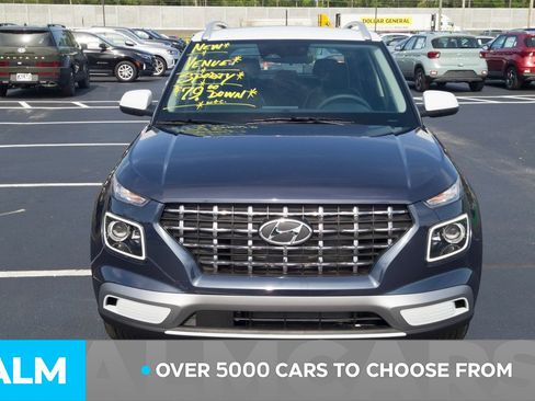 Used 2025 Hyundai Venue Limited image 3