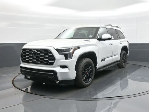 New 2026 Toyota Sequoia Platinum AWD/4WD image 4