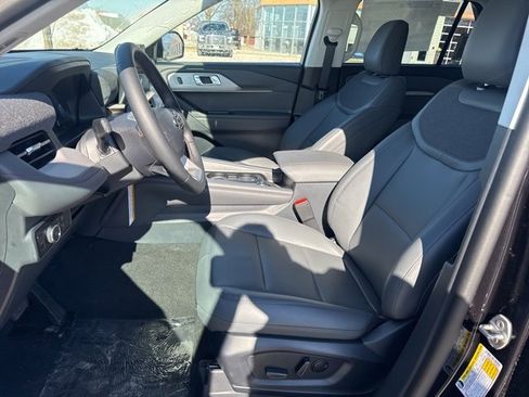 New 2026 Ford Explorer Active image 9