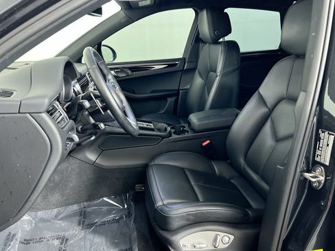 Used 2024 Porsche Macan w/ Premium Plus Package AWD/4WD image 8