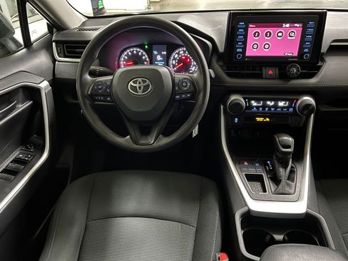 Used 2021 Toyota RAV4 LE image 29