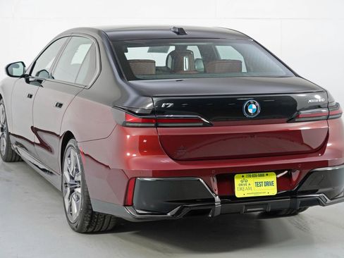 Used 2024 BMW i7 xDrive60 image 64