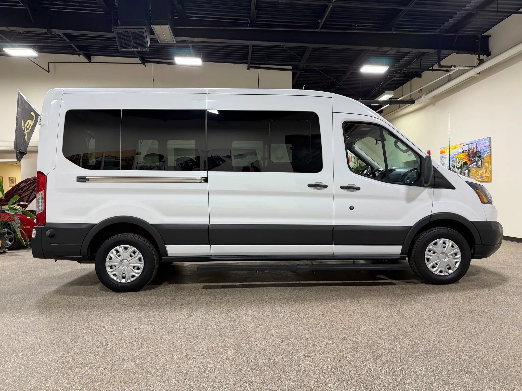 Used 2015 Ford Transit 250 148 Medium Roof RWD image 5