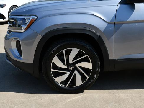 Used 2026 Volkswagen Atlas SE FWD image 4