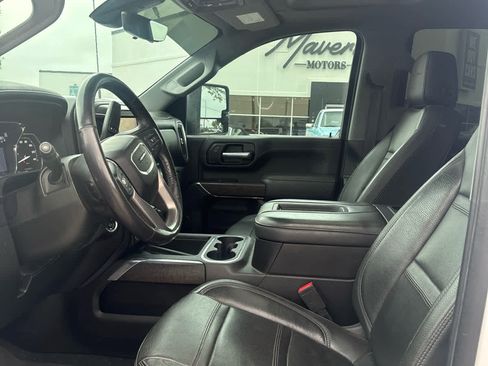 Used 2022 GMC Sierra 3500 Denali w/ Denali Ultimate Package image 5