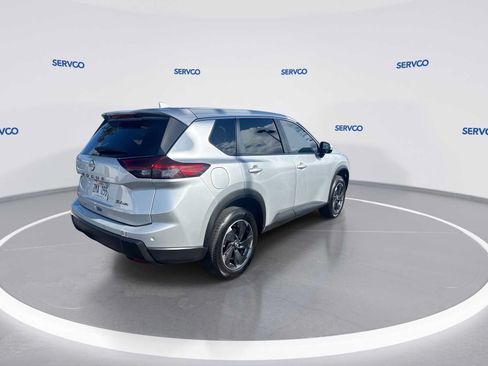 Used 2024 Nissan Rogue SV AWD/4WD image 8
