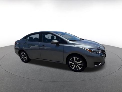 Used 2025 Nissan Versa SV FWD image 2