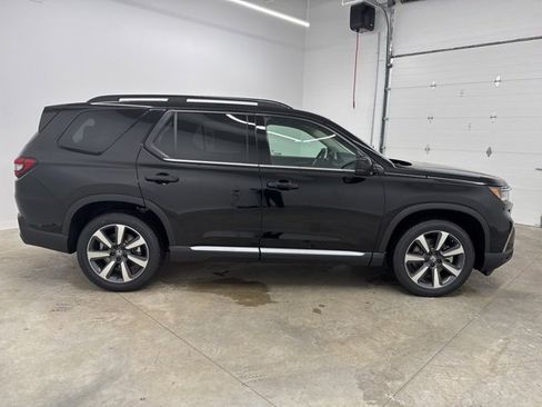 New 2025 Honda Pilot Touring image 4