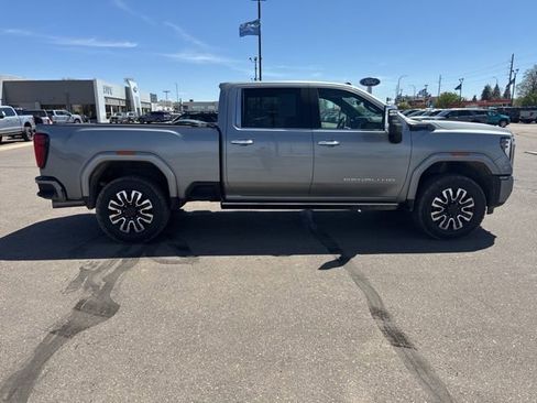 Used 2024 GMC Sierra 2500 Denali Ultimate AWD/4WD image 10