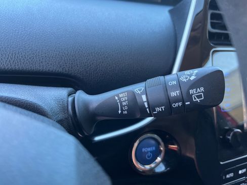 Used 2019 Toyota Prius image 11