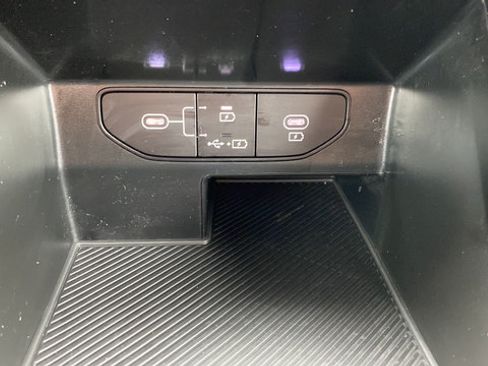 Used 2025 Kia Sorento LX FWD image 15