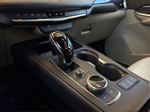 Used 2023 Cadillac XT4 Luxury image 28