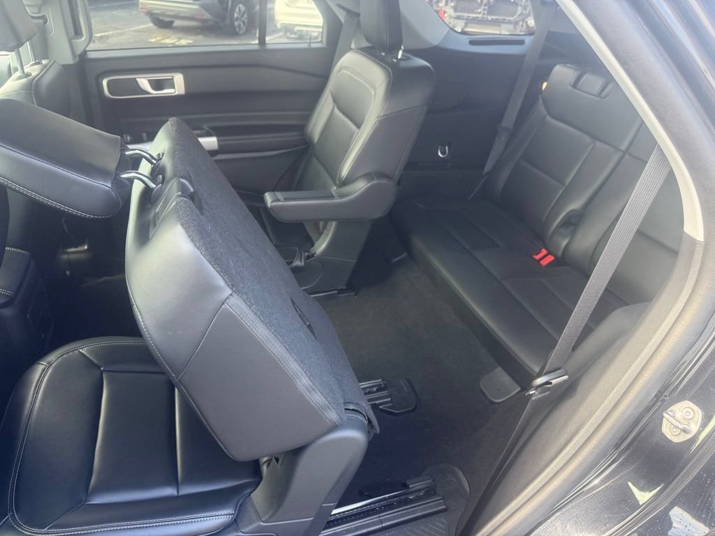 Used 2024 Ford Explorer XLT w/ Equipment Group 202A AWD/4WD image 35