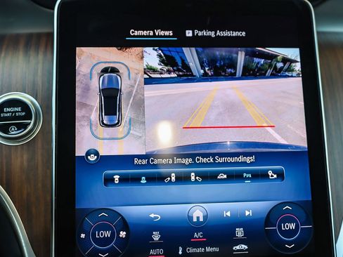 Used 2024 Mercedes-Benz GLC 300 4MATIC image 22