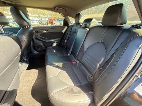 Used 2019 Toyota Avalon XSE image 32