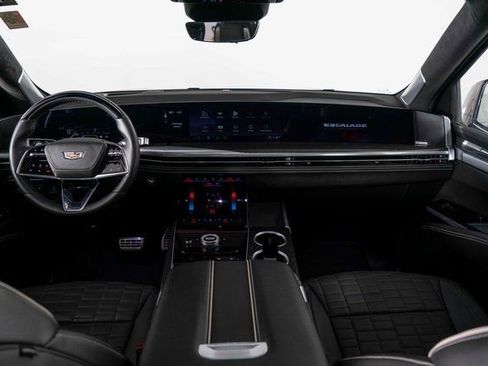 Used 2025 Cadillac Escalade V image 18
