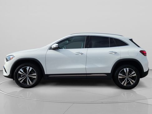 Used 2025 Mercedes-Benz GLA 250 4MATIC image 2
